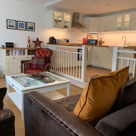 Olive Tree Apartment Hove Екстериор снимка