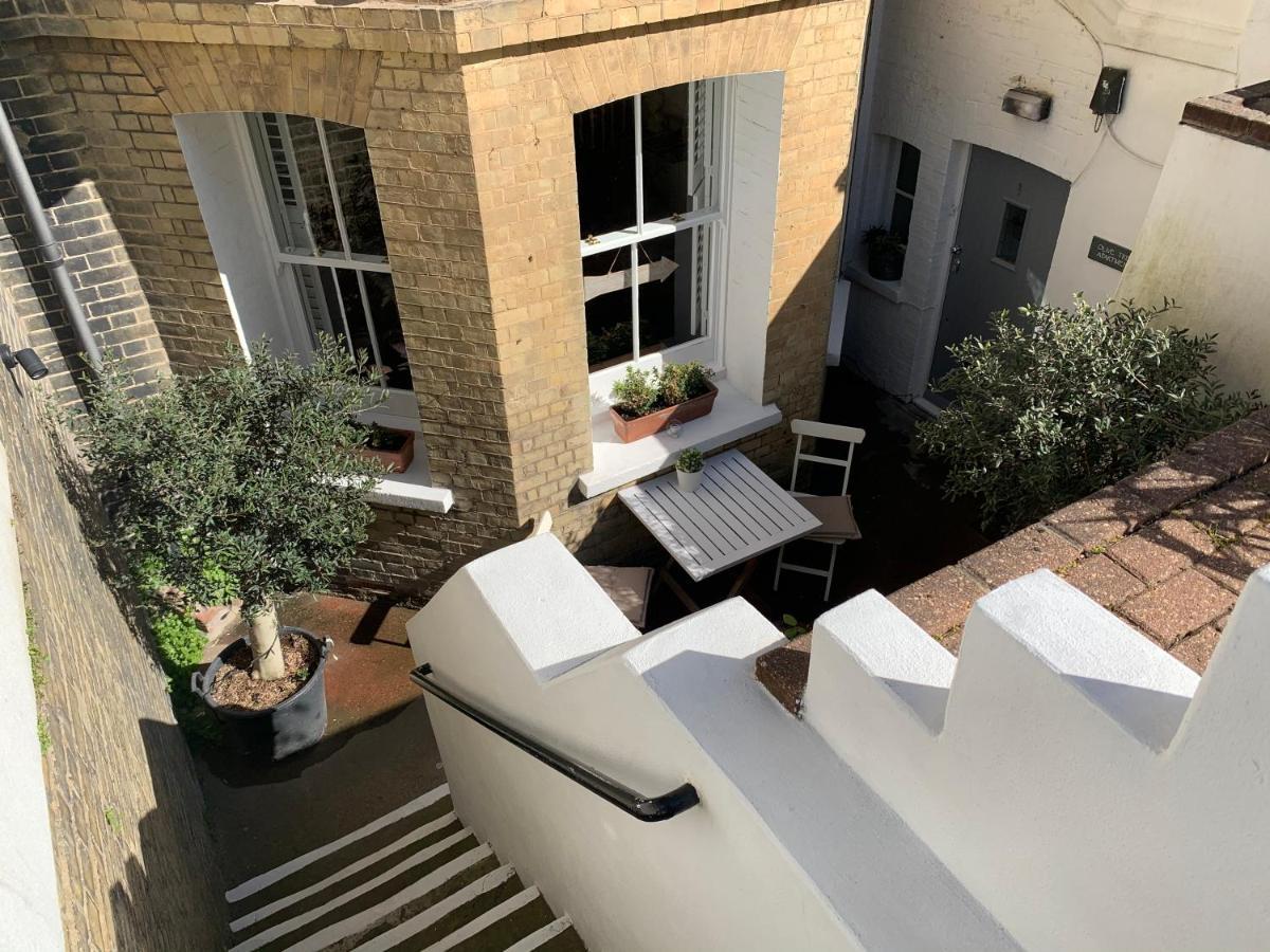 Olive Tree Apartment Hove Екстериор снимка