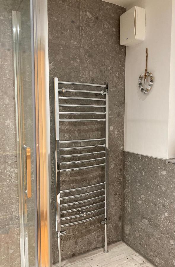 Olive Tree Apartment Hove Екстериор снимка