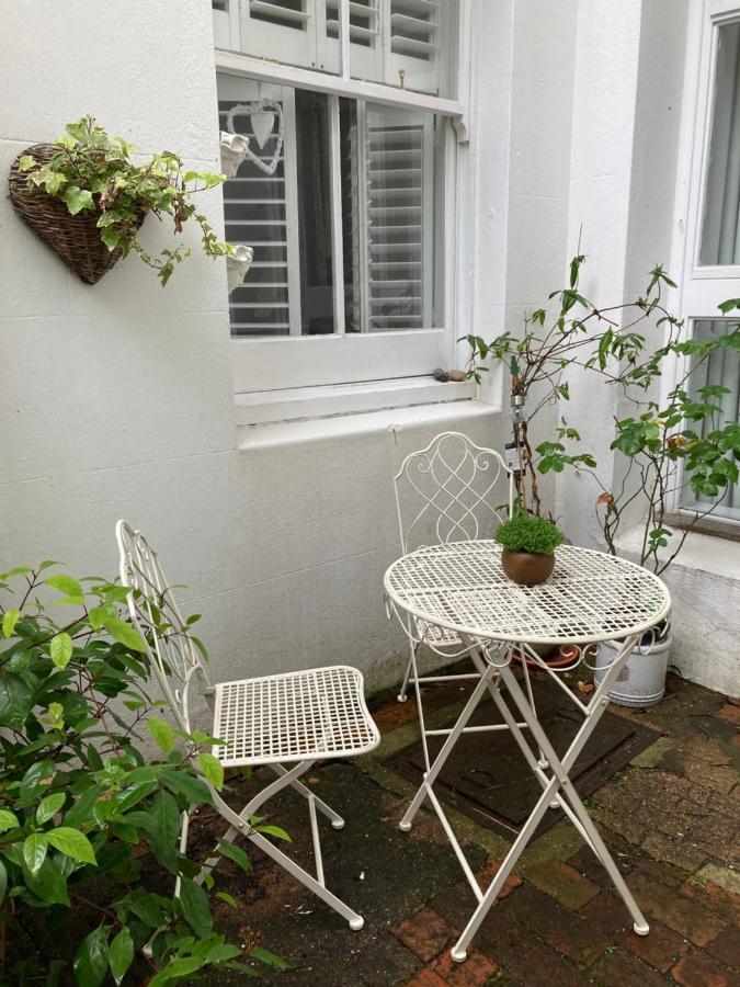 Olive Tree Apartment Hove Екстериор снимка