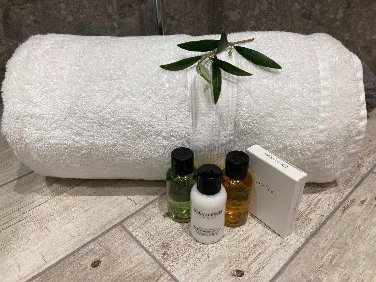 Olive Tree Apartment Hove Екстериор снимка
