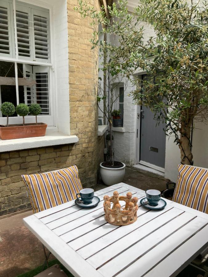 Olive Tree Apartment Hove Екстериор снимка