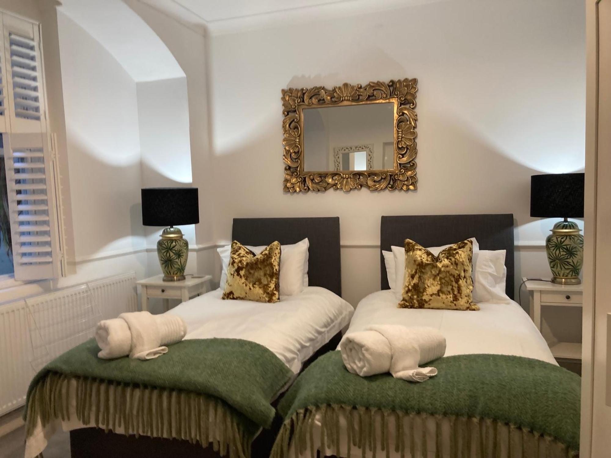 Olive Tree Apartment Hove Екстериор снимка